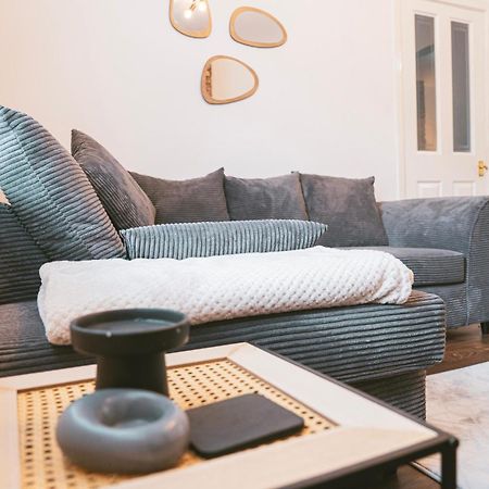 קארדיף Mideyah Stays - 3 Bed Comfy House מראה חיצוני תמונה