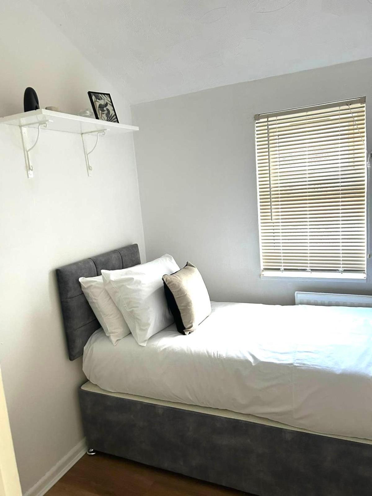 קארדיף Mideyah Stays - 3 Bed Comfy House מראה חיצוני תמונה