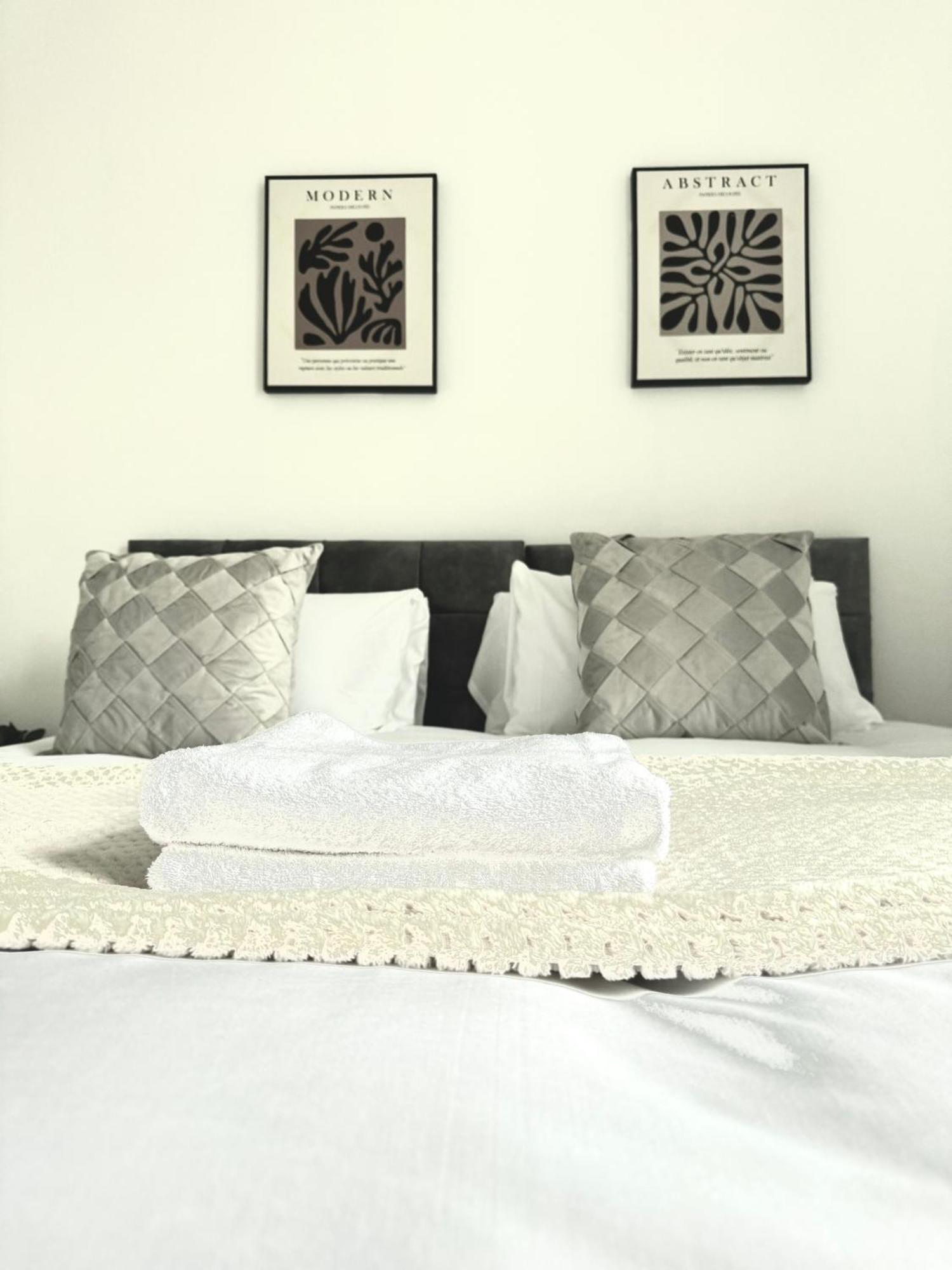 קארדיף Mideyah Stays - 3 Bed Comfy House מראה חיצוני תמונה